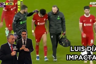 Luis Díaz fue duramente impactado en la rodilla izquierda en el Liverpool contra el Arsenal.