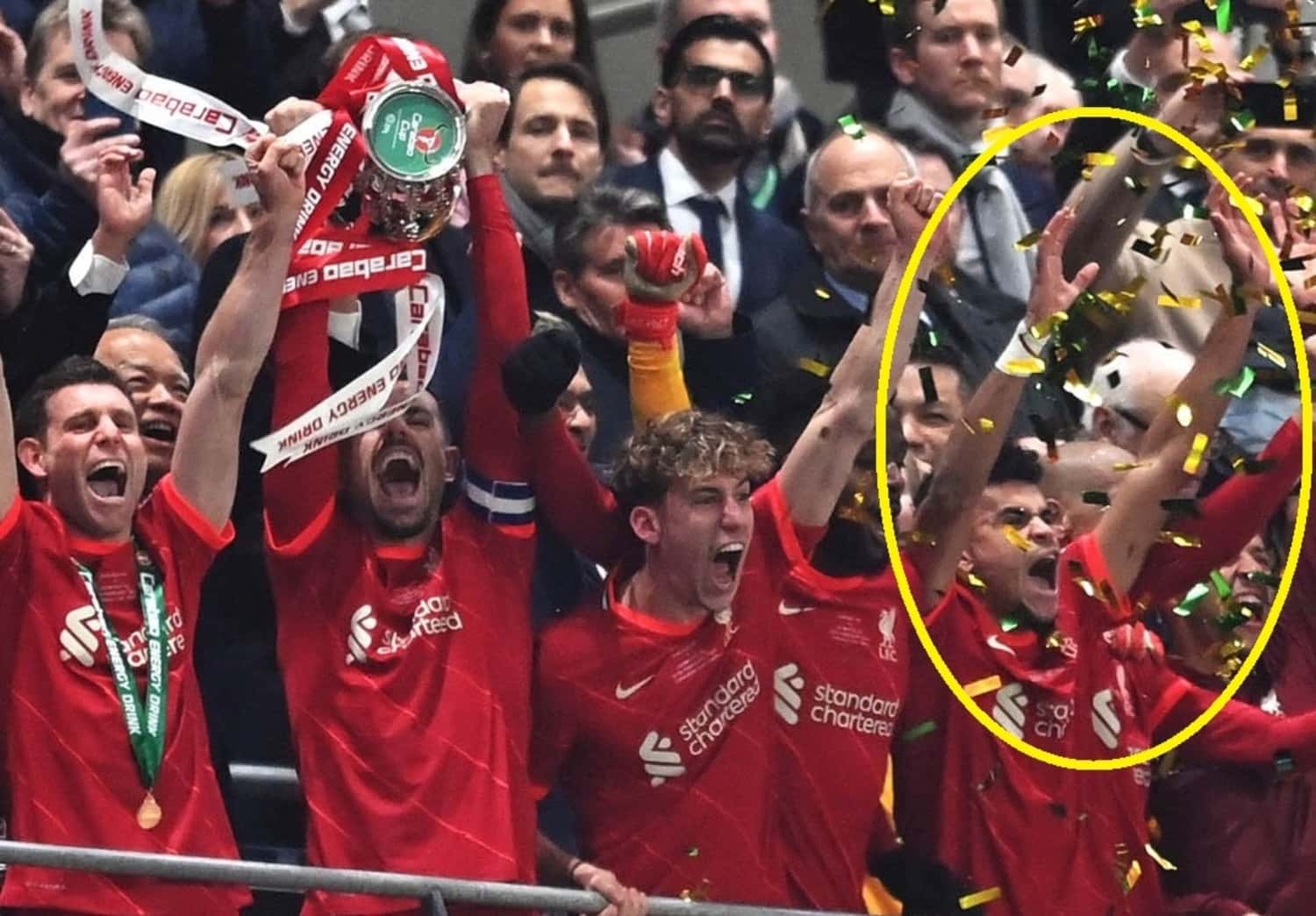 Luis Díaz en tan solo un mes ya sumó un título con el Liverpool y lo celebró como nunca antes en su vida.