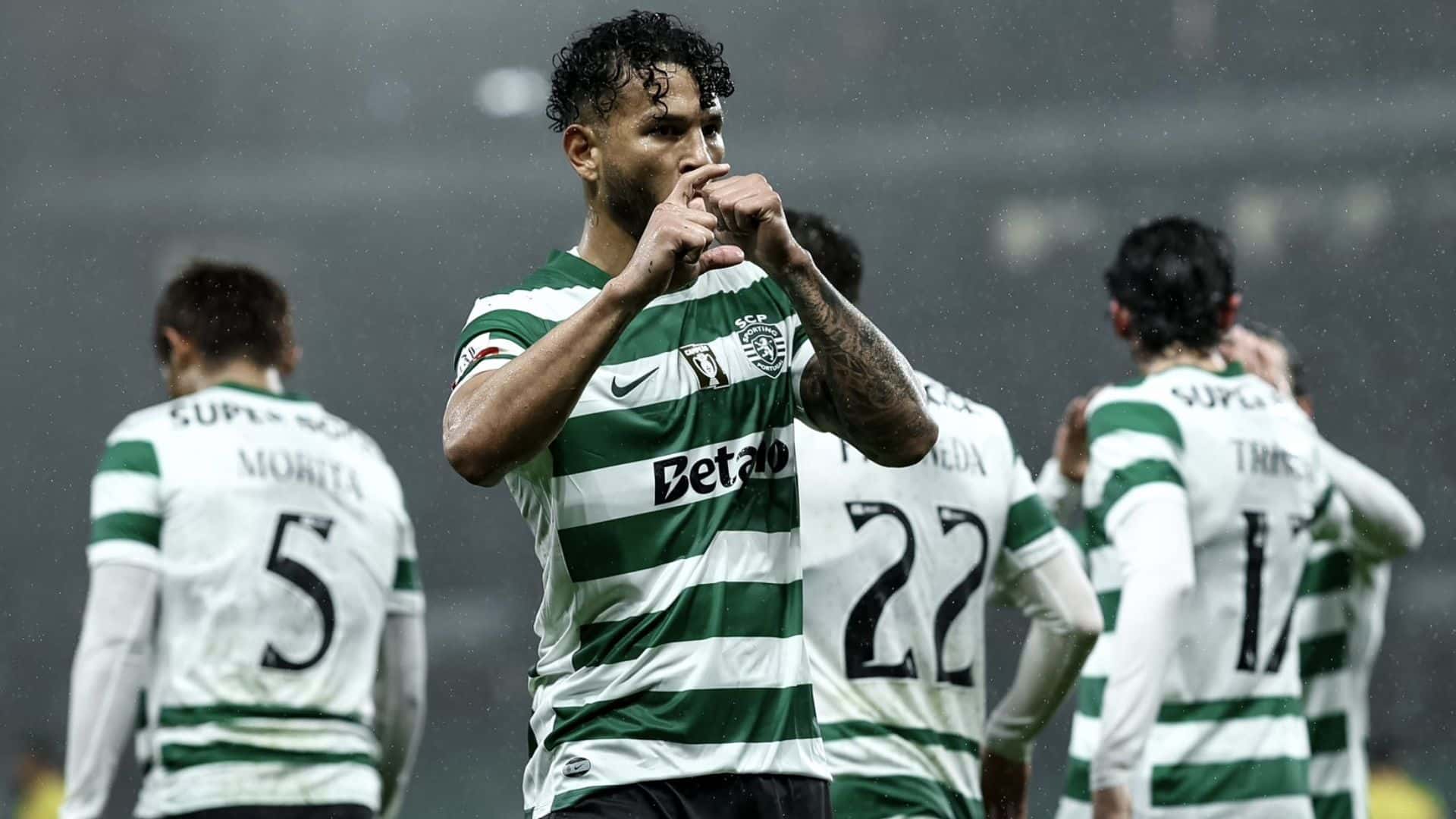 Luis Javier Suárez marcó gol en la victoria 2-1 del Sporting ante Nacional de Madeira - X @SportingCP