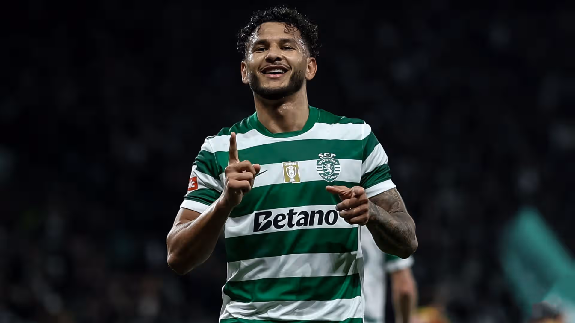 Luis Javier Suárez marcó un triplete y una asistencia en el triunfo del Sporting 4-0 ante Rioave - X @SportingCP