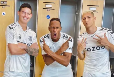 Mina hace pocos días había informado a través de las redes sociales que estaba contento porque James se quedaba en el Everton, pero se sorprendió al enterarse que su compañero se fue a Qatar.