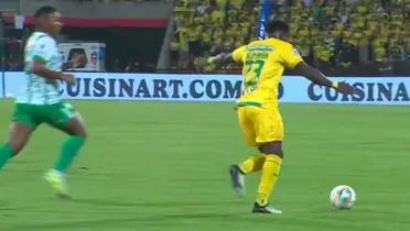 Nacional y Bucaramanga se disputan la final de la Superliga en el Américo Montanini. Foto: Win