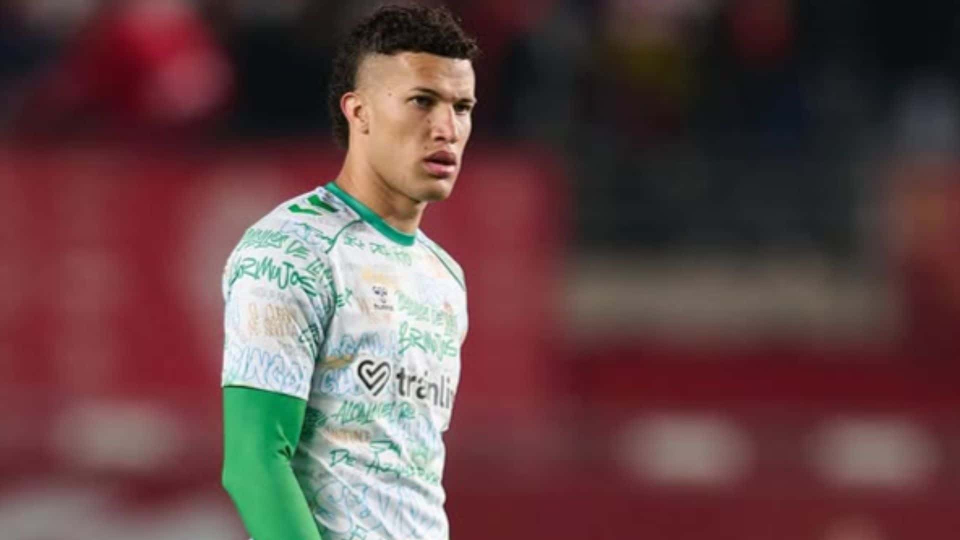 Nelson Deossa fue desconvocado por el Real Betis para el partido ante Villarreal - Instagram @nelsondeossasuarez06