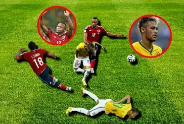 Neymar en el año 2014 fue lesionado en una acción fortuita en pleno Mundial por parte del colombiano Camilo Zúñiga.