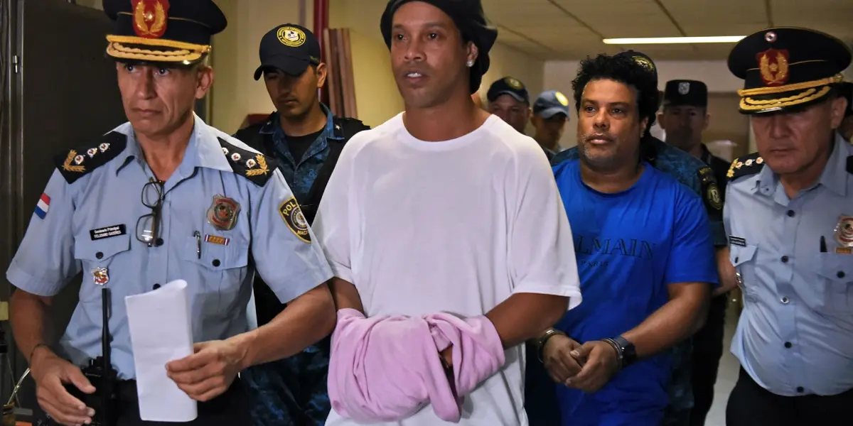 No dejó pasar nada, Ronaldinho armó tremendo festejo a su salida de la cárcel.