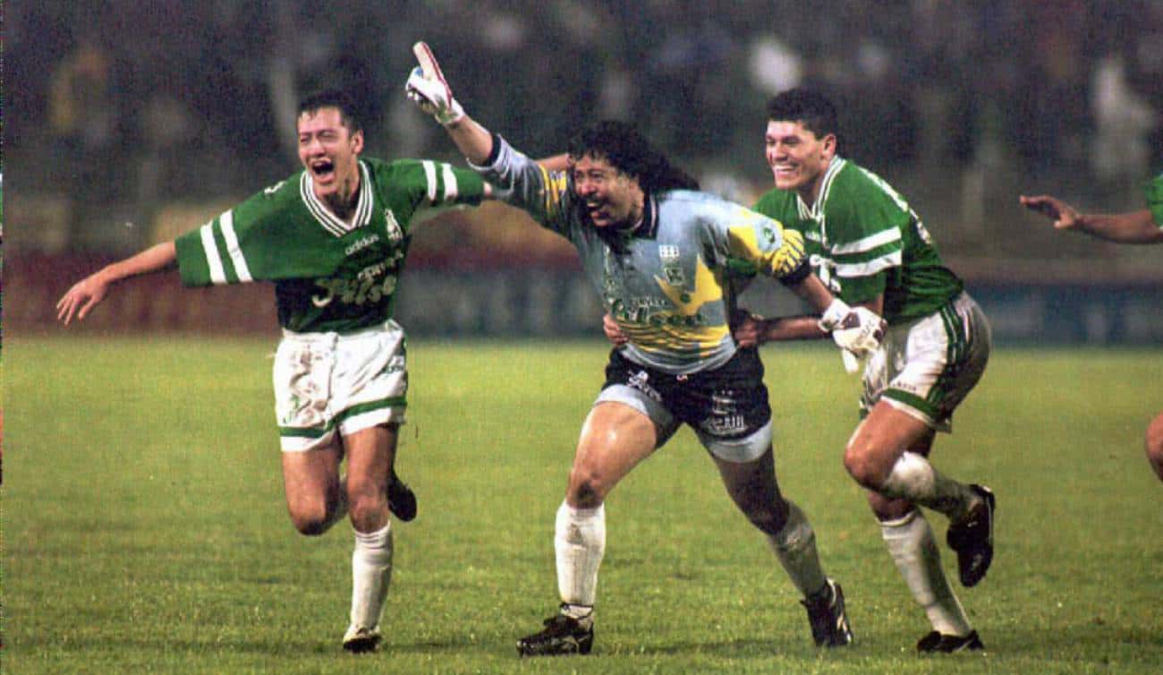 No hay una noche más feliz para el fanático verde que la gran final del año 1989 entre Nacional y Olimpia, el verde pudo remontar y ganar en casa la primera Copa Libertadores de América.