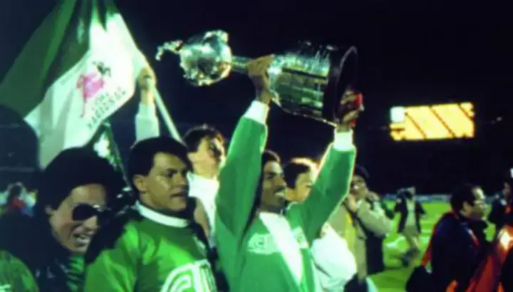 Por la fase previa de la Copa Libertadores, juegan dos clubes que se conocen muy bien, ambos ya estuvieron en una final, que según la historia la mano del cartel de Medellín la inclino a favor del verde.