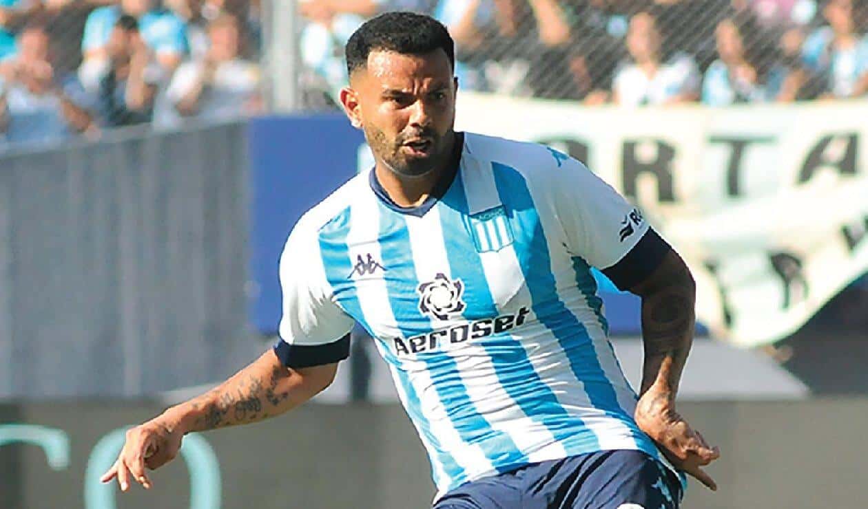 Por la jornada 12 el único líder del grupo A Racing, recibe en el cilindro a la lepra, en uno de los platos principales de la jornada.