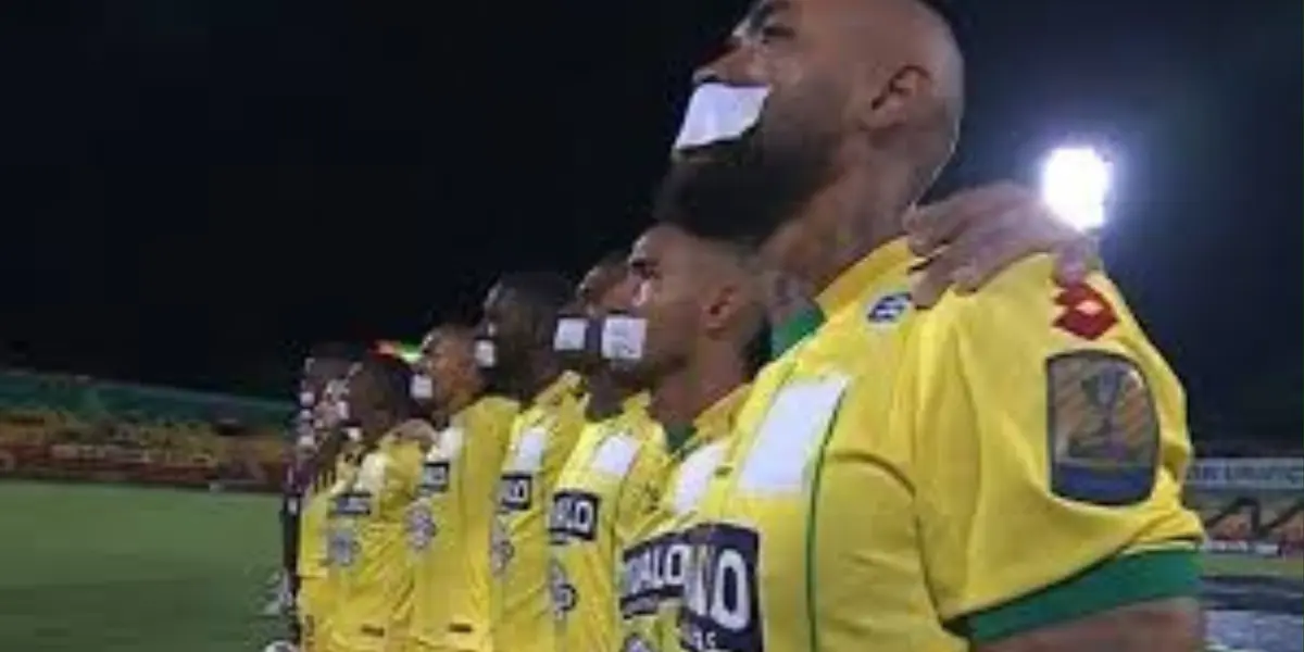 Protesta de los jugadores de Bucaramanga.