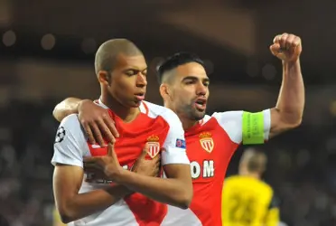 Radamel Falcao fue recordado por la Ligue 1 de Francia y es imposible olvidar lo que hizo el colombiano por Kylian Mbappé.