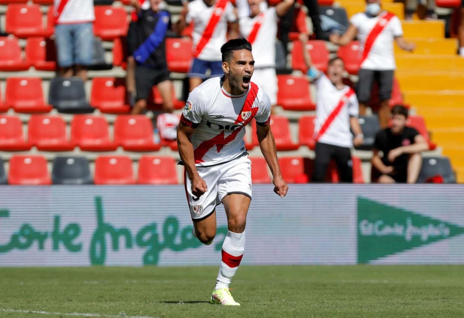 Radamel Falcao aún no ha confirmado si seguirá en el Rayo Vallecano para la siguiente campaña, pero hay novedades de su situación.