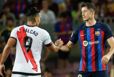 Radamel Falcao jugó contra el FC Barcelona y tuvo un importante gesto que destacaron los hinchas del FC Barcelona.