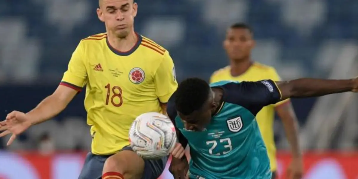 Rafael Santos Borré no ha dado la talla en la Selección Colombia y su presencia en el equipo equivale a tener a un jugador menos en las Eliminatorias Sudamericanas.