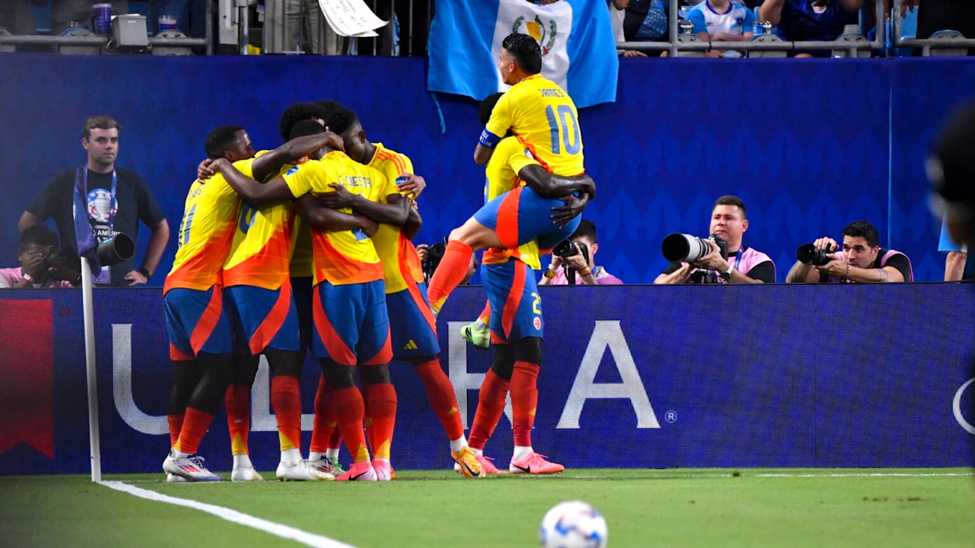 ¡Refuerzo de lujo para la 'Tricolor'! Cuesta se recupera a tiempo. Foto: Instagram