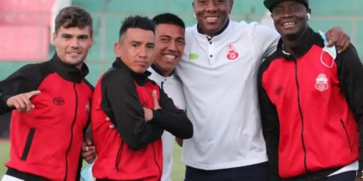 Se trata de John Jairo Mosquera, quien fue comprado por el club Sporting Cristal de Perú y ha recibido graves amenazas de los hinchas de ese club en las redes sociales.