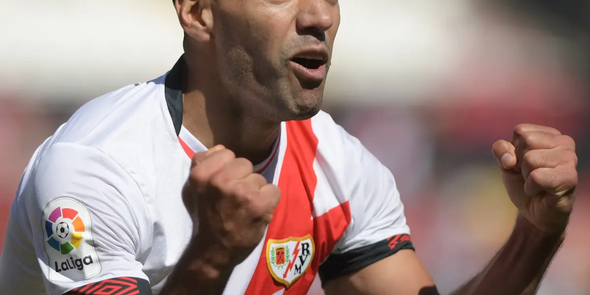 Su principal enemigo del "tigre" son sus lesiones y espera esta temporada con el Rayo Vallecano poder mantenerse en forma para lo que le resta del campeonato.