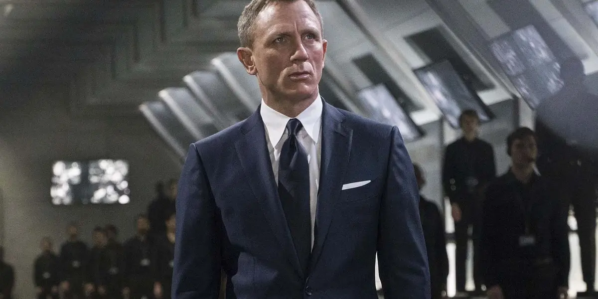 Surrealista, pero los actores tambien hinchan por un equipo de fútbol y en este caso James Bond quiere a una figura colombiana en su equipo.