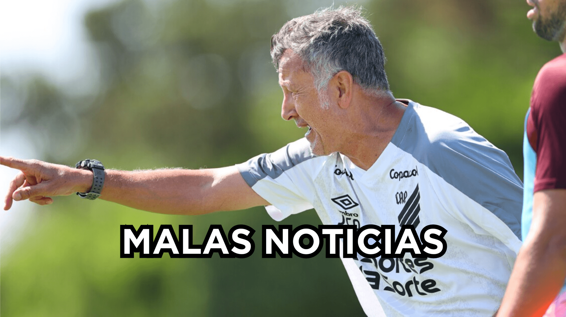 Técnico colombiano y el fuerte golpe que recibió en Athletico Paranaense. FOTO: Noticias Caracol