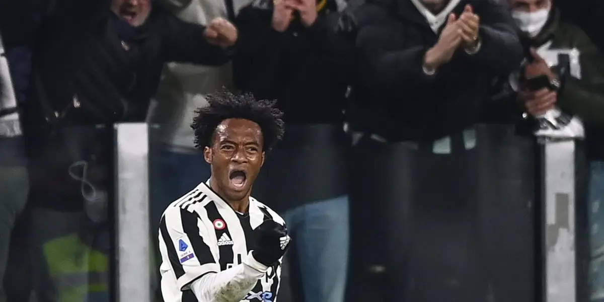 Un hincha sacó su celular y grabó el momento preciso en que Juan Guillermo Cuadrado anotó su gol olímpico y el vídeo se ha vuelto viral en las redes sociales.