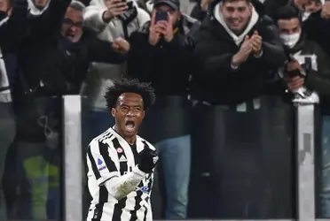 Un hincha sacó su celular y grabó el momento preciso en que Juan Guillermo Cuadrado anotó su gol olímpico y el vídeo se ha vuelto viral en las redes sociales.