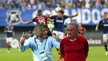Una postal del duelo entre Millonarios vs Flamengo, en la imagen aparecen Alberto Gamero y Tite. FOTO: Futbolred 