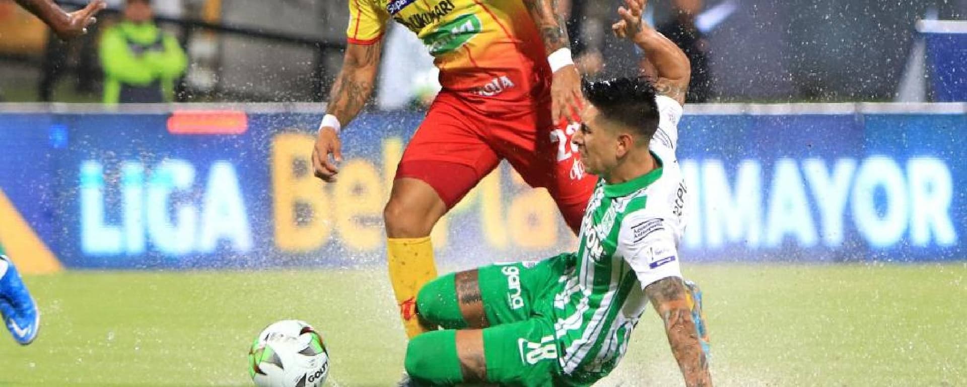 Varios jugadores han visto amonestaciones y tienen que pagar fechas de juego.