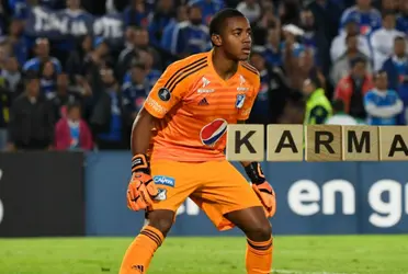 Wuilker Faríñez con el traje de Millonarios.