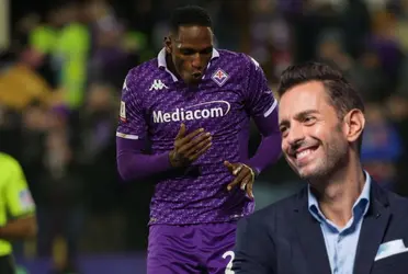 Yerry Mina, al lado Pablo Giralt.