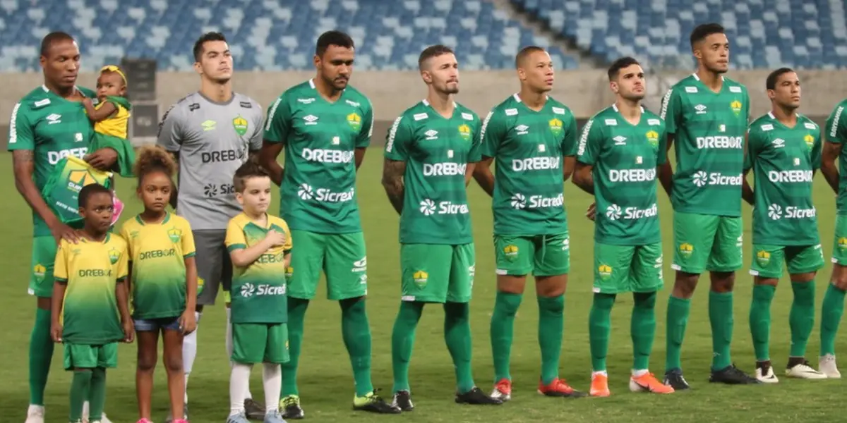Yesus Cabrera se fue a Brasil y no se le dieron las cosas, rescindirá su contrato con su club y estaría negociando con un equipo grande de Colombia para regresar.