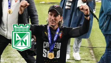 Zubeldía le respondió a Atlético Nacional. Foto tomada de Primicias y logo de Wikipedia.