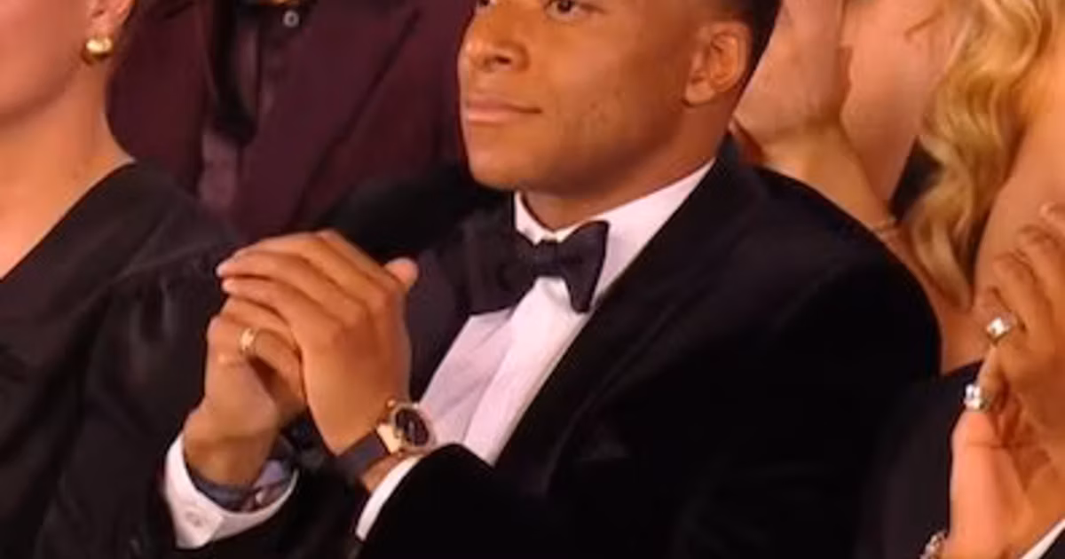 La reacción de Kylian Mbappe tras el anuncio de Harry Kane como ganador del Balón de Oro 2026