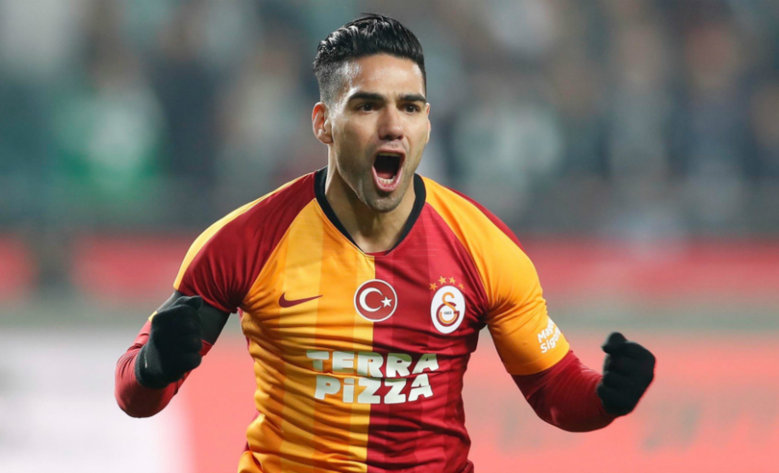 El Galatasaray esperó el viaje de Radamel Falcao para terminarle el ...