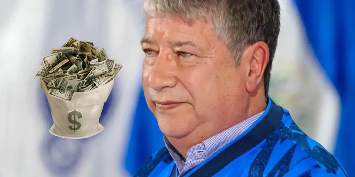 De tal palo... Mientras el Bolillo Gómez ganará una fortuna en El Salvador, a esto se dedica su hijo